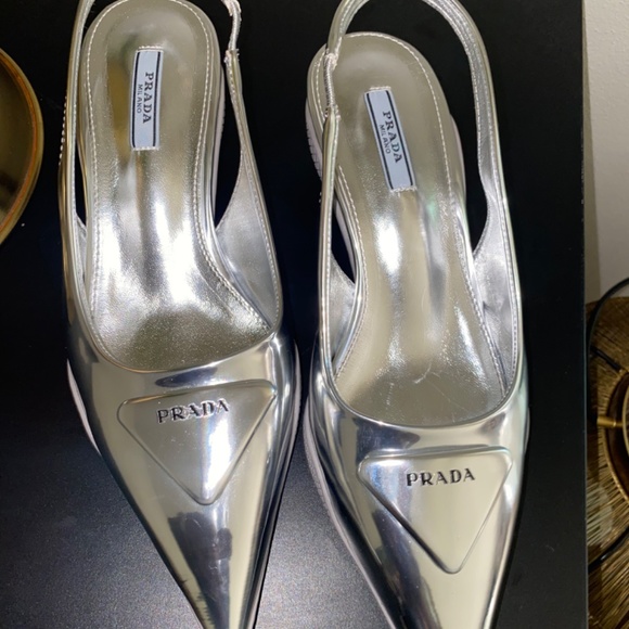 Prada metallic silver slingbacks with low heel - Picture 4 of 5